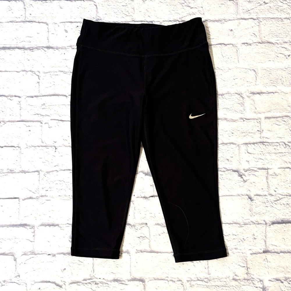 Nike Dri-Fit Cropped Black Leggings Mid Rise 18 Inch Inseam Size Medium
